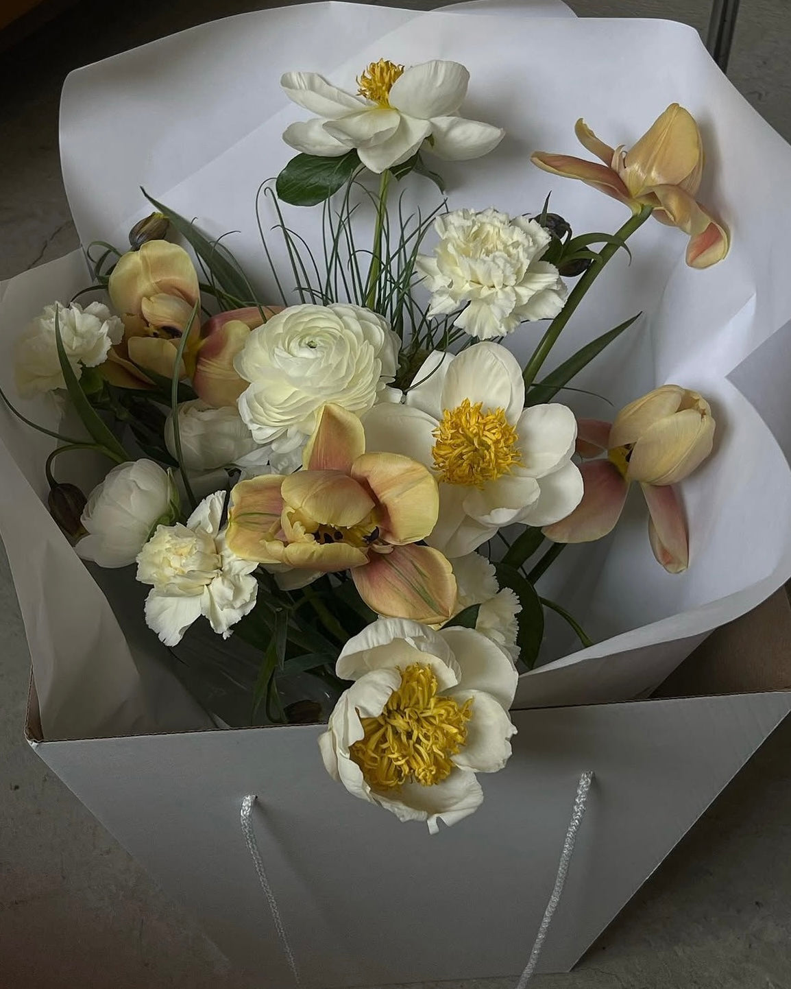 MOTHER'S DAY Modern Classic Bouquet