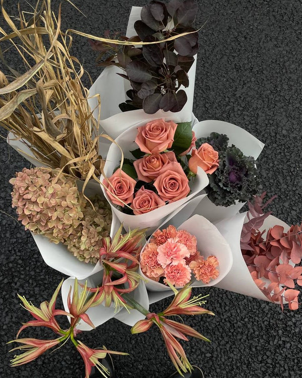 you can order floral subscription box to diy your floral arrangements at home