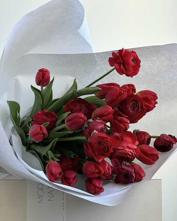 minimal bouquet for flower delivery in seattle