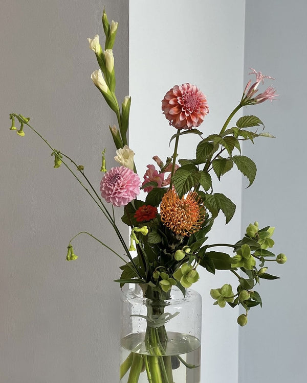 Delicate signature bouquet
